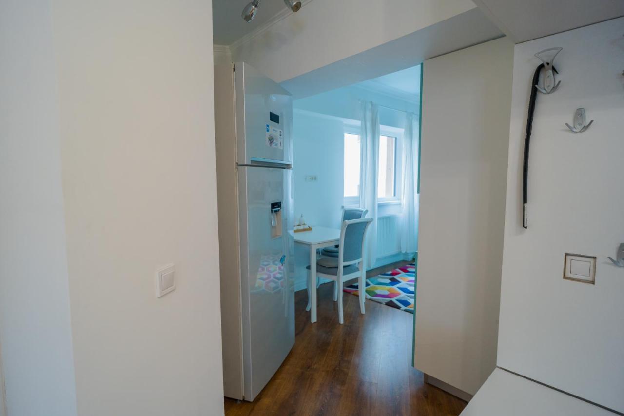 Cozy & Spacious 2Br Apartment With Netflix ブカレスト エクステリア 写真