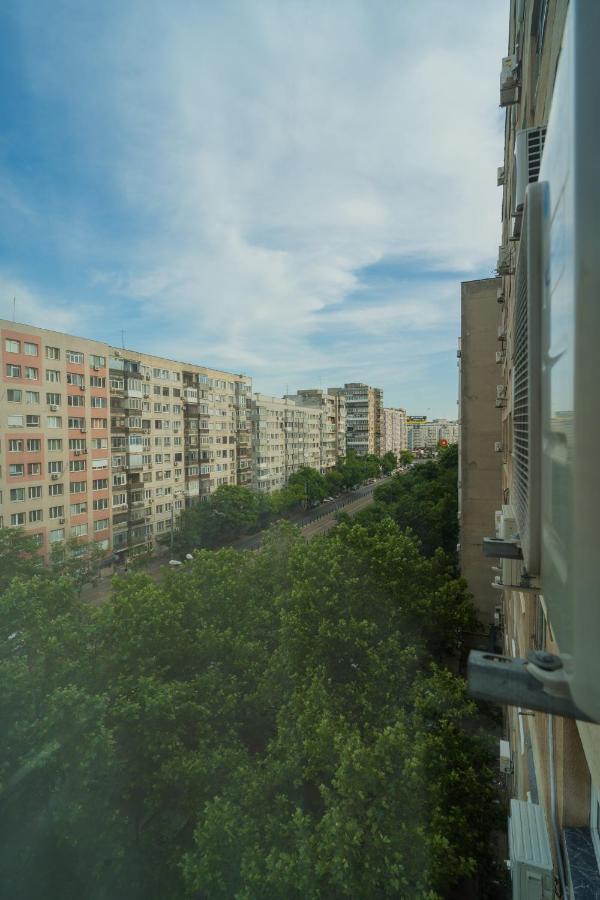 Cozy & Spacious 2Br Apartment With Netflix ブカレスト エクステリア 写真