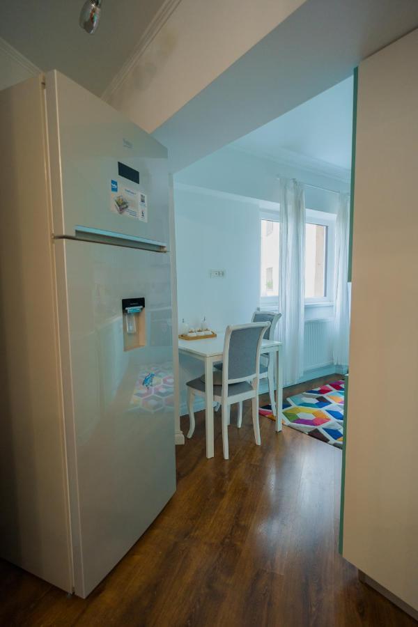 Cozy & Spacious 2Br Apartment With Netflix ブカレスト エクステリア 写真