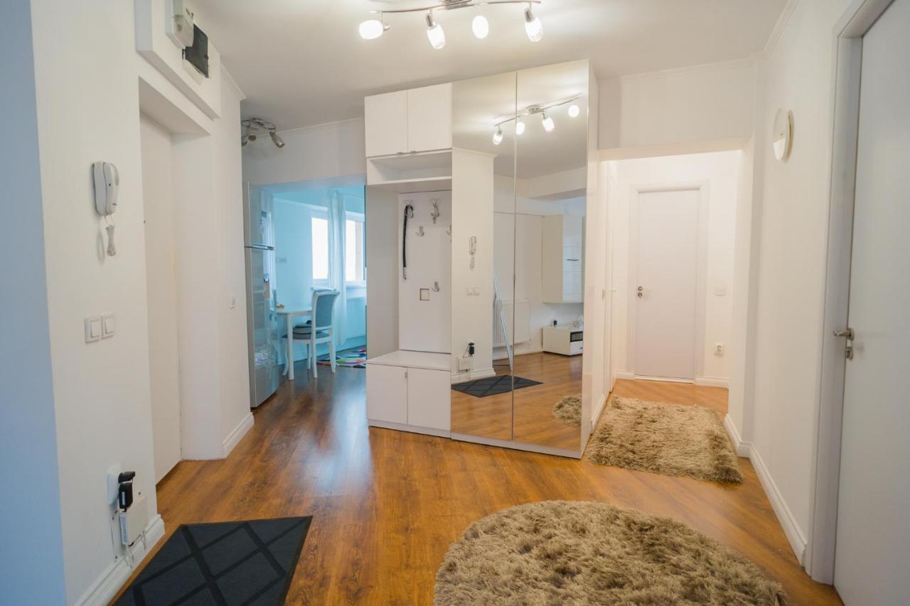 Cozy & Spacious 2Br Apartment With Netflix ブカレスト エクステリア 写真