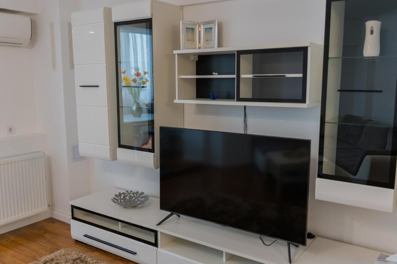 Cozy & Spacious 2Br Apartment With Netflix ブカレスト エクステリア 写真