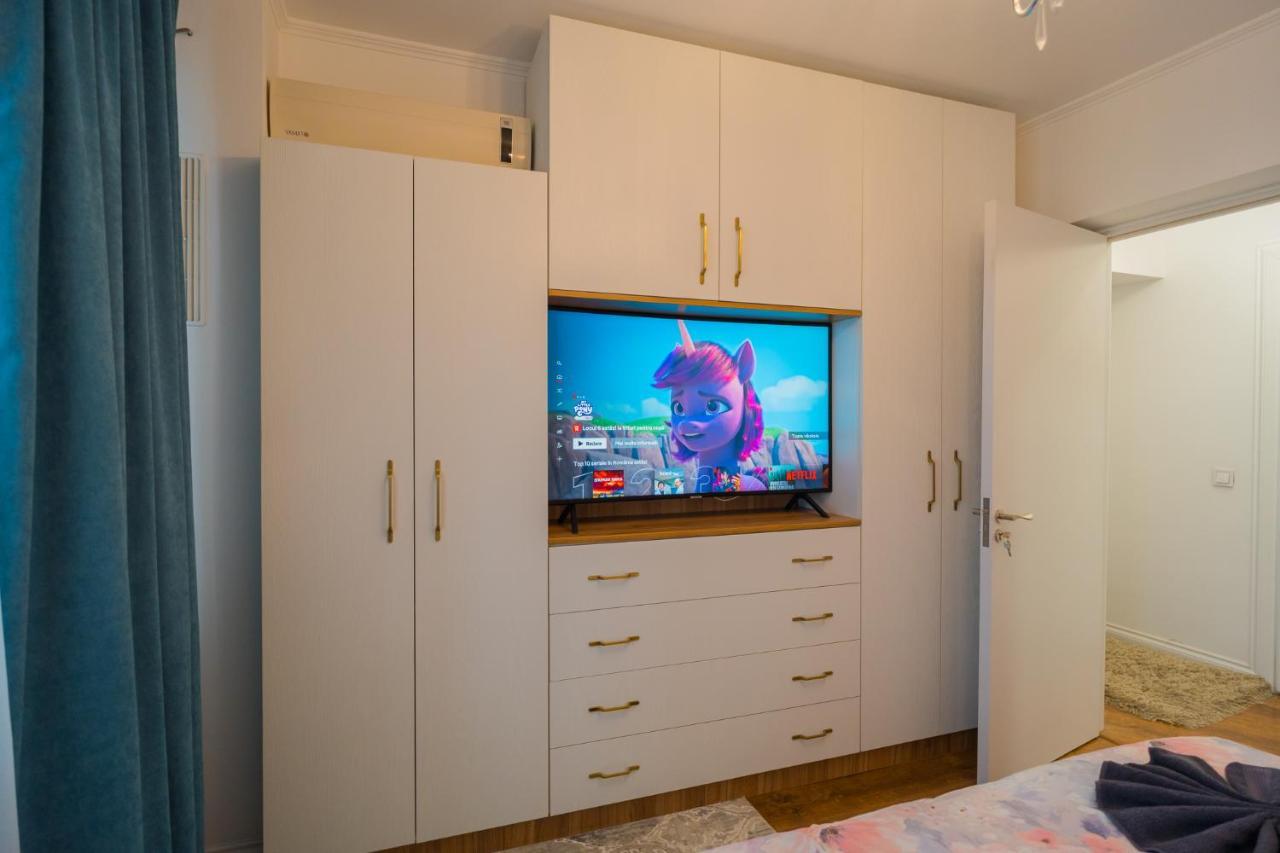 Cozy & Spacious 2Br Apartment With Netflix ブカレスト エクステリア 写真