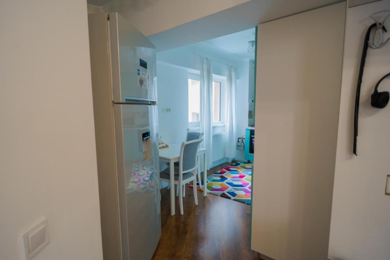 Cozy & Spacious 2Br Apartment With Netflix ブカレスト エクステリア 写真