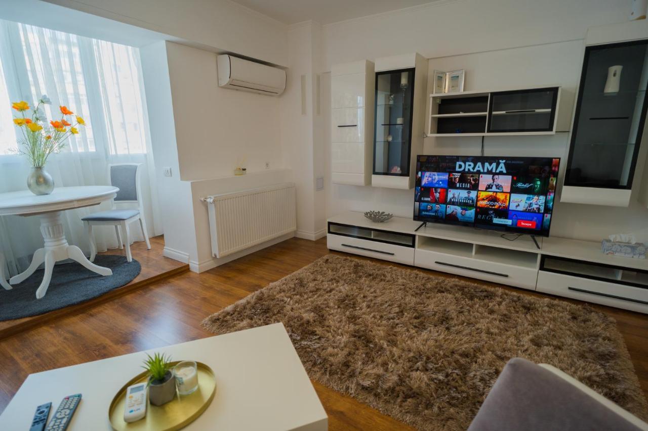 Cozy & Spacious 2Br Apartment With Netflix ブカレスト エクステリア 写真