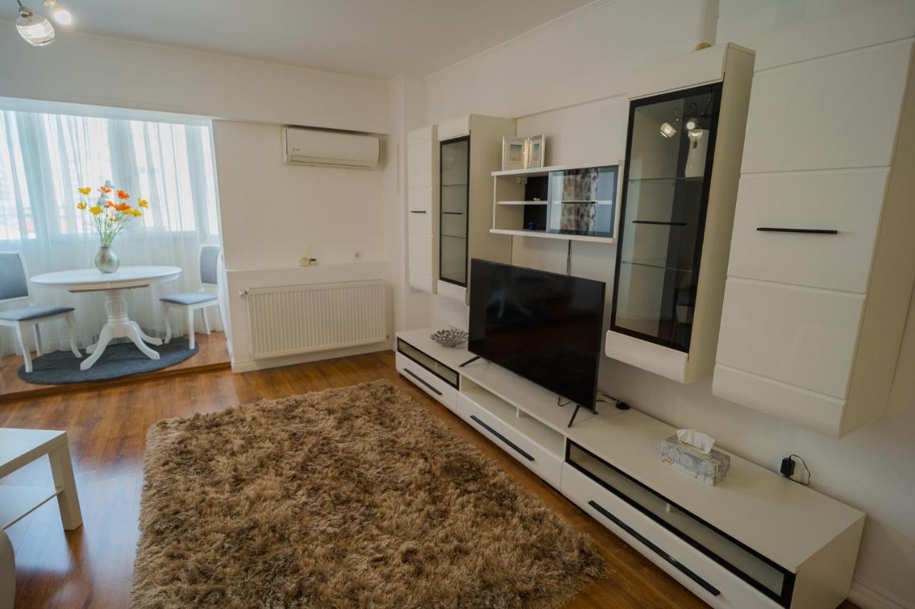 Cozy & Spacious 2Br Apartment With Netflix ブカレスト エクステリア 写真