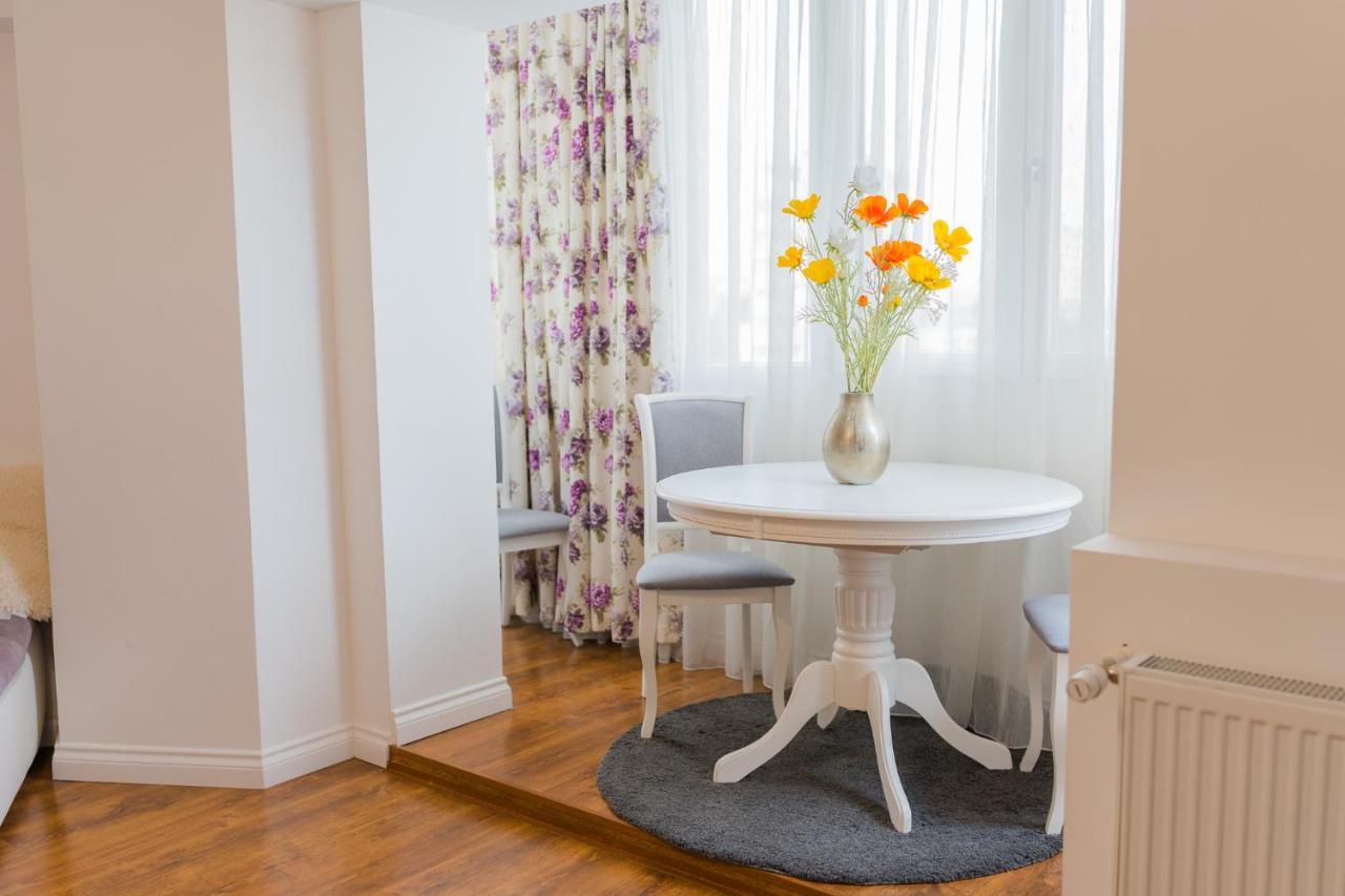 Cozy & Spacious 2Br Apartment With Netflix ブカレスト エクステリア 写真