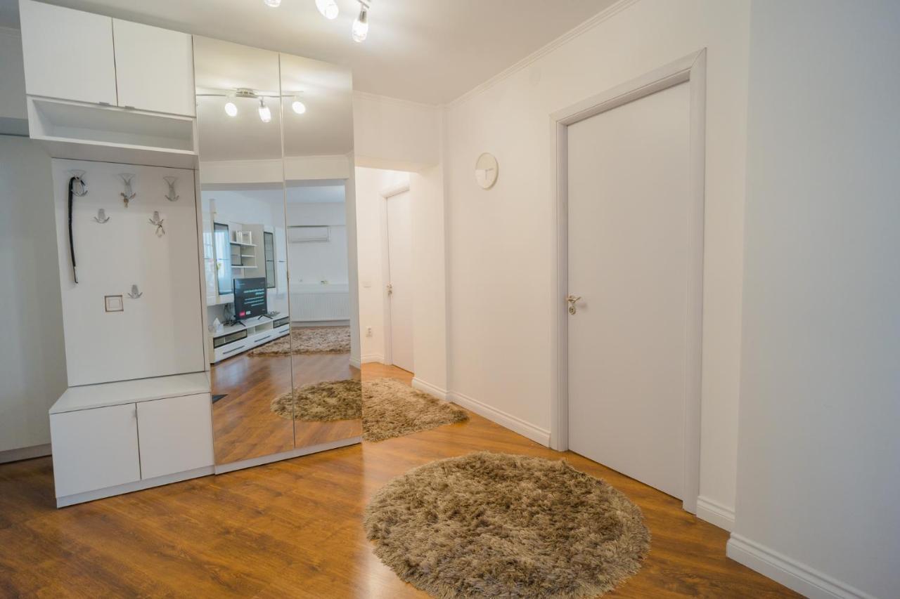 Cozy & Spacious 2Br Apartment With Netflix ブカレスト エクステリア 写真