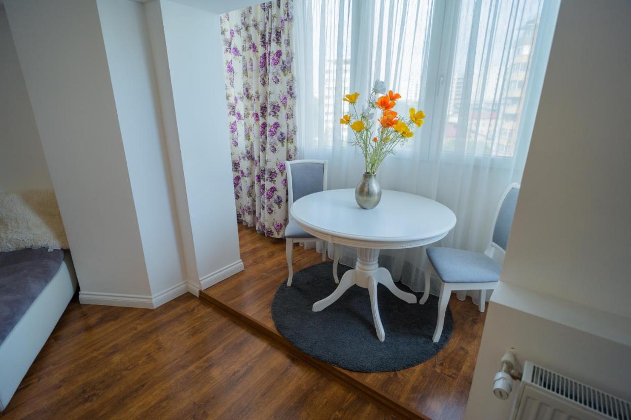 Cozy & Spacious 2Br Apartment With Netflix ブカレスト エクステリア 写真