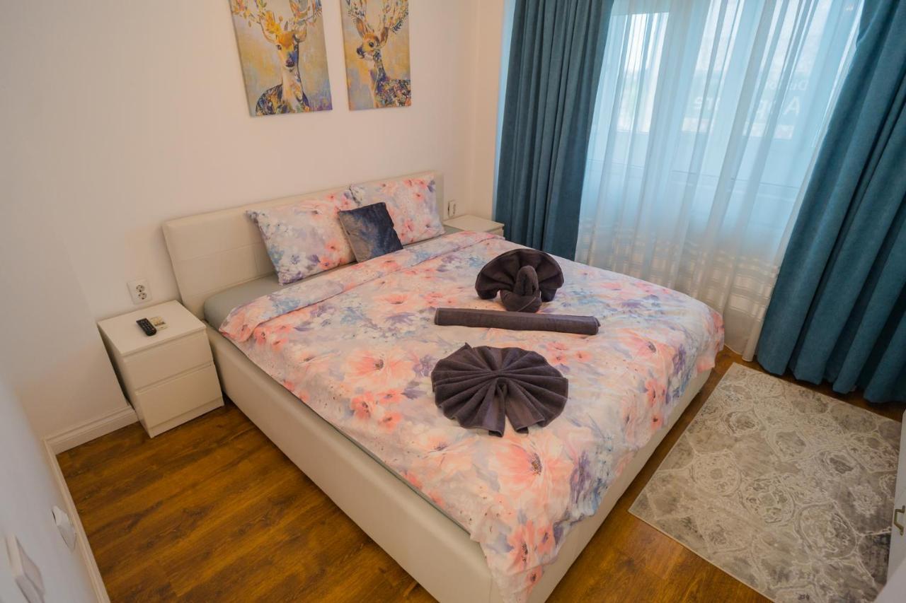 Cozy & Spacious 2Br Apartment With Netflix ブカレスト エクステリア 写真