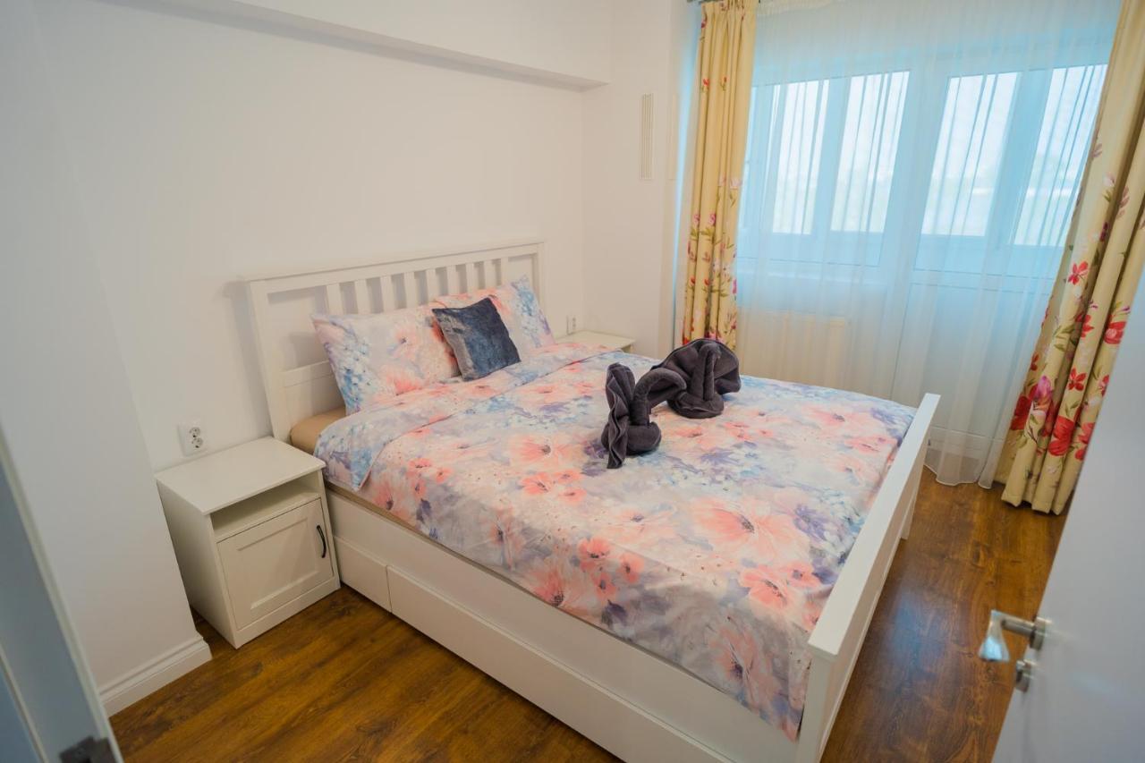Cozy & Spacious 2Br Apartment With Netflix ブカレスト エクステリア 写真
